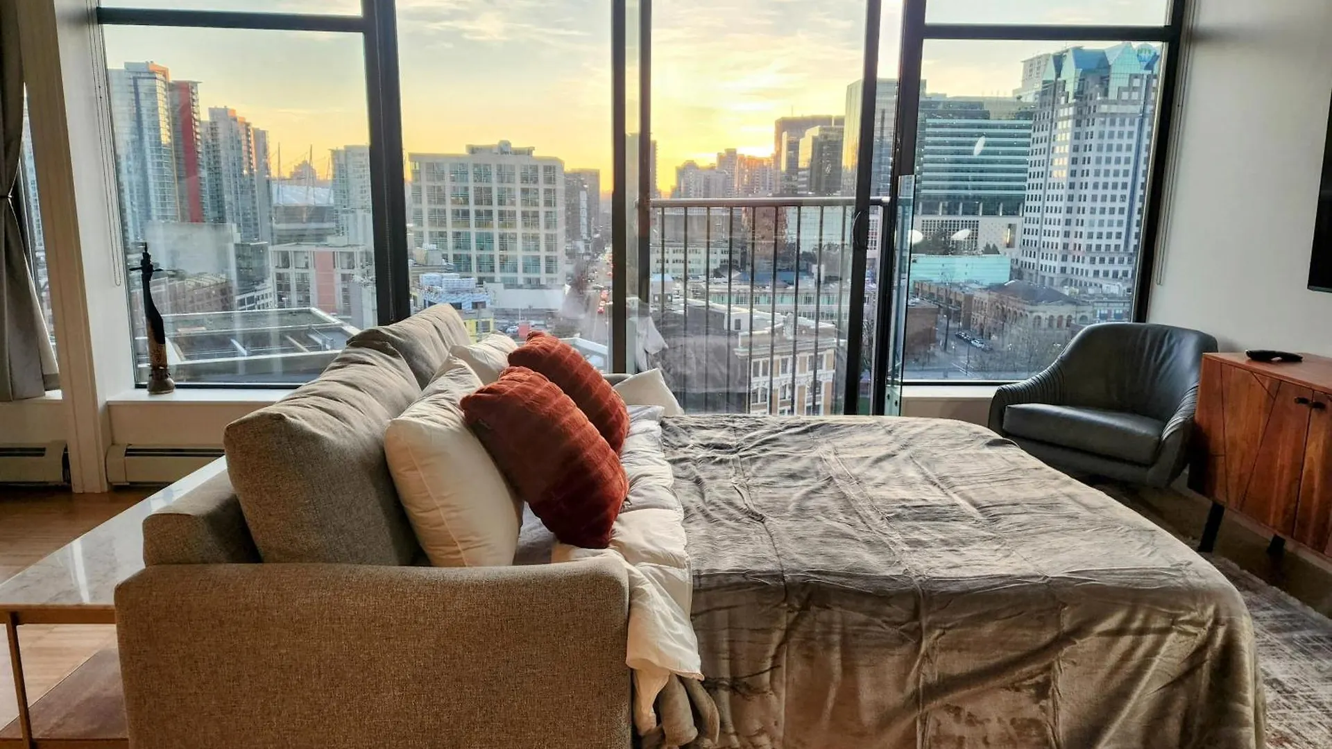 Apartment Luxury Downtown Vancouver Suite
