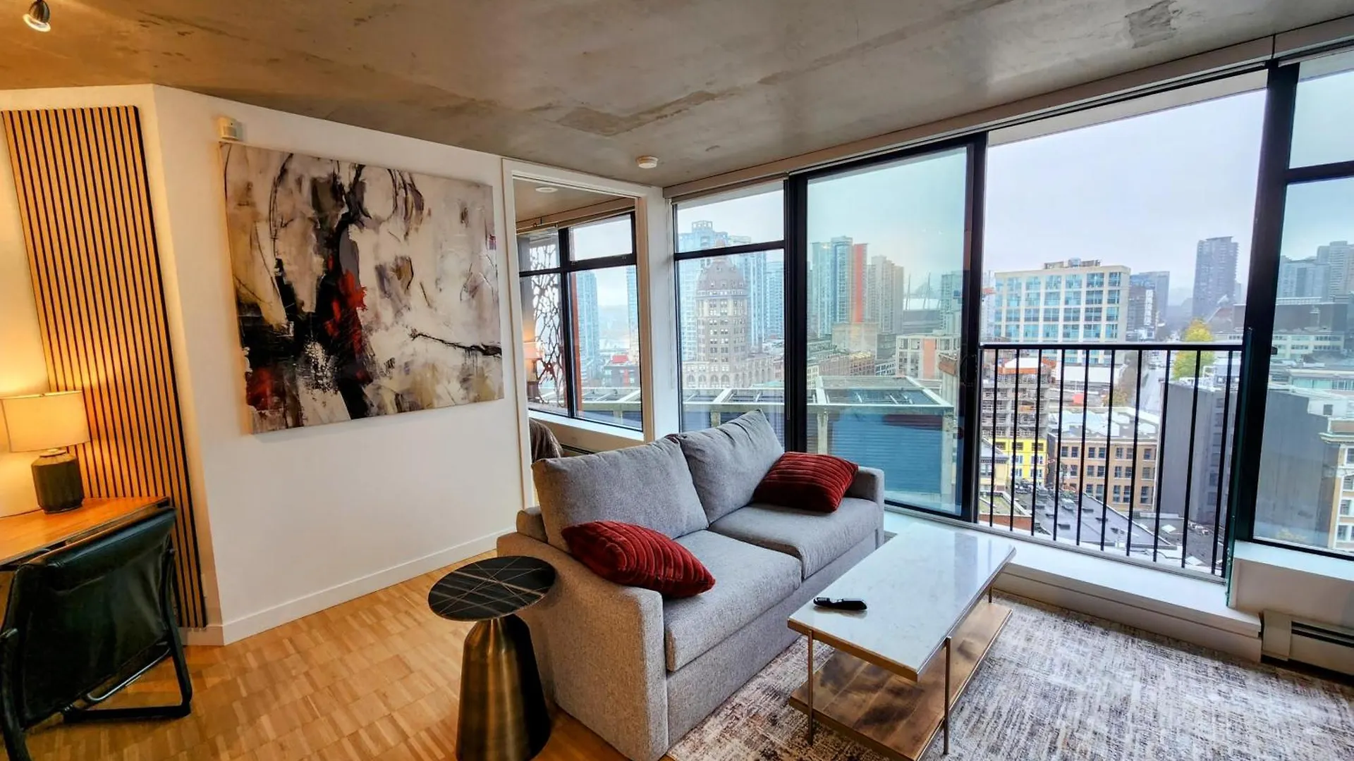 Luxury Downtown Vancouver Suite Apartment
