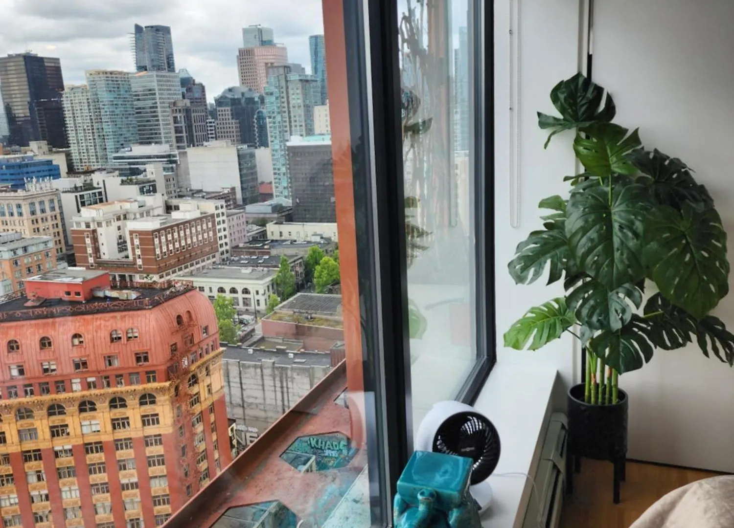 Apartment Luxury Downtown Vancouver Suite