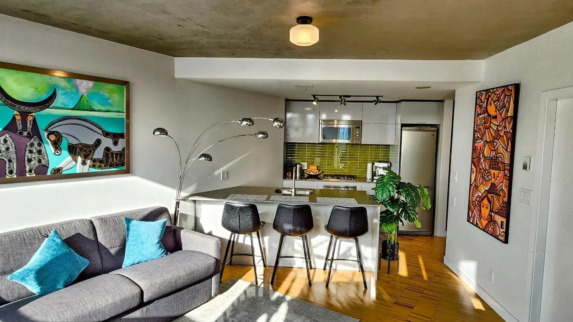 Luxury Downtown Vancouver Suite Apartment