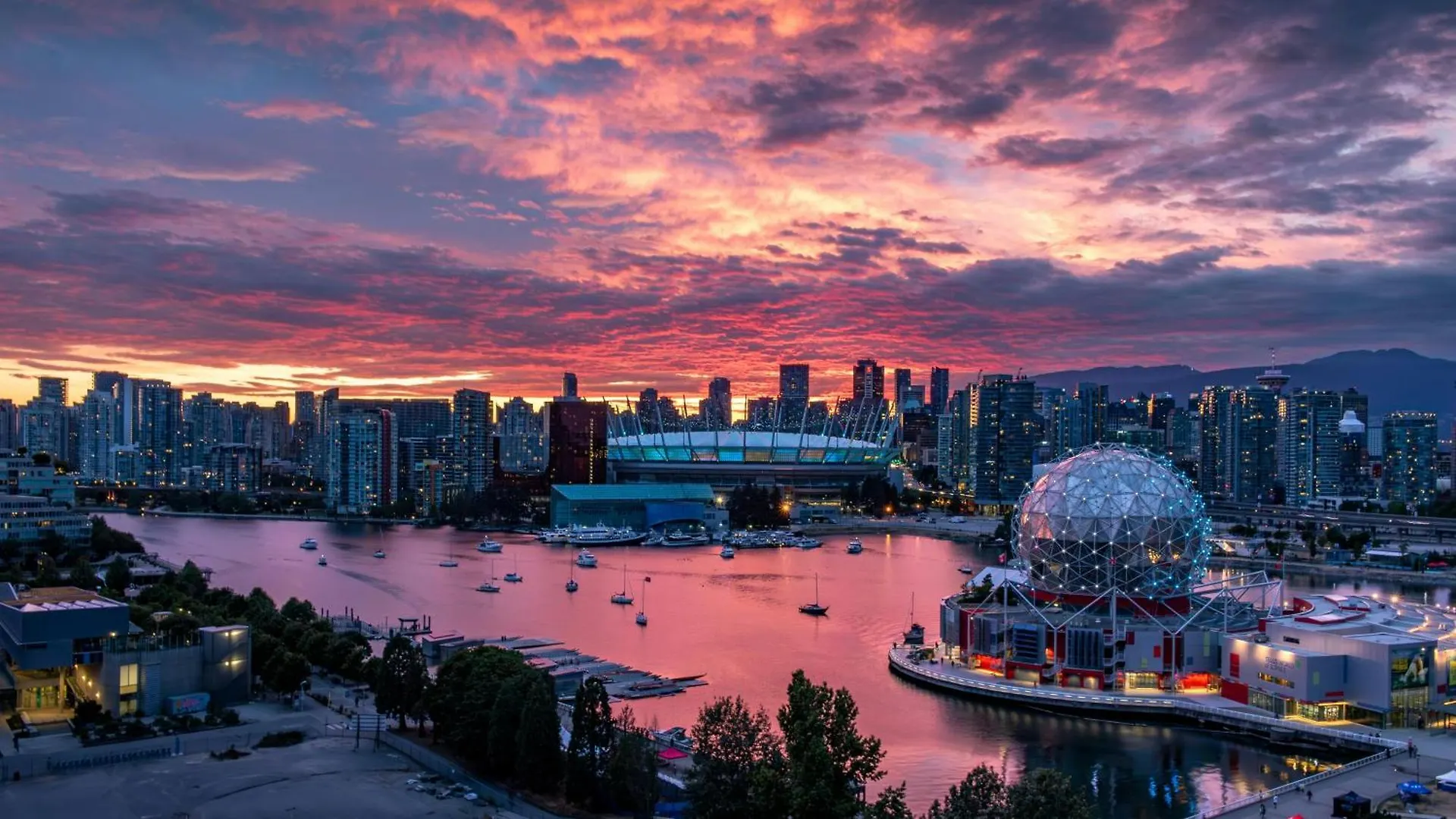 Apartment Luxury Downtown Vancouver Suite