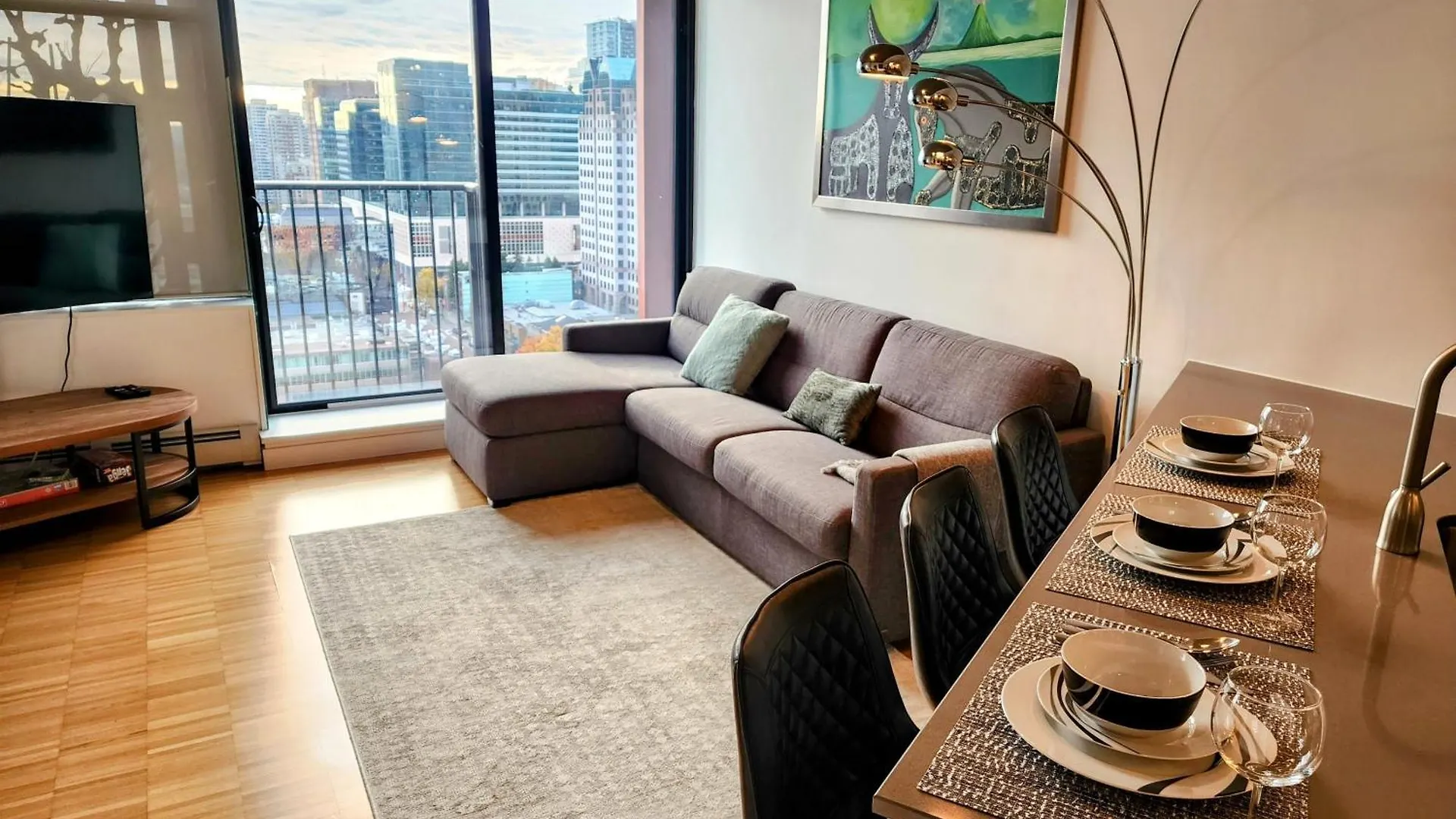 Luxury Downtown Vancouver Suite Apartment