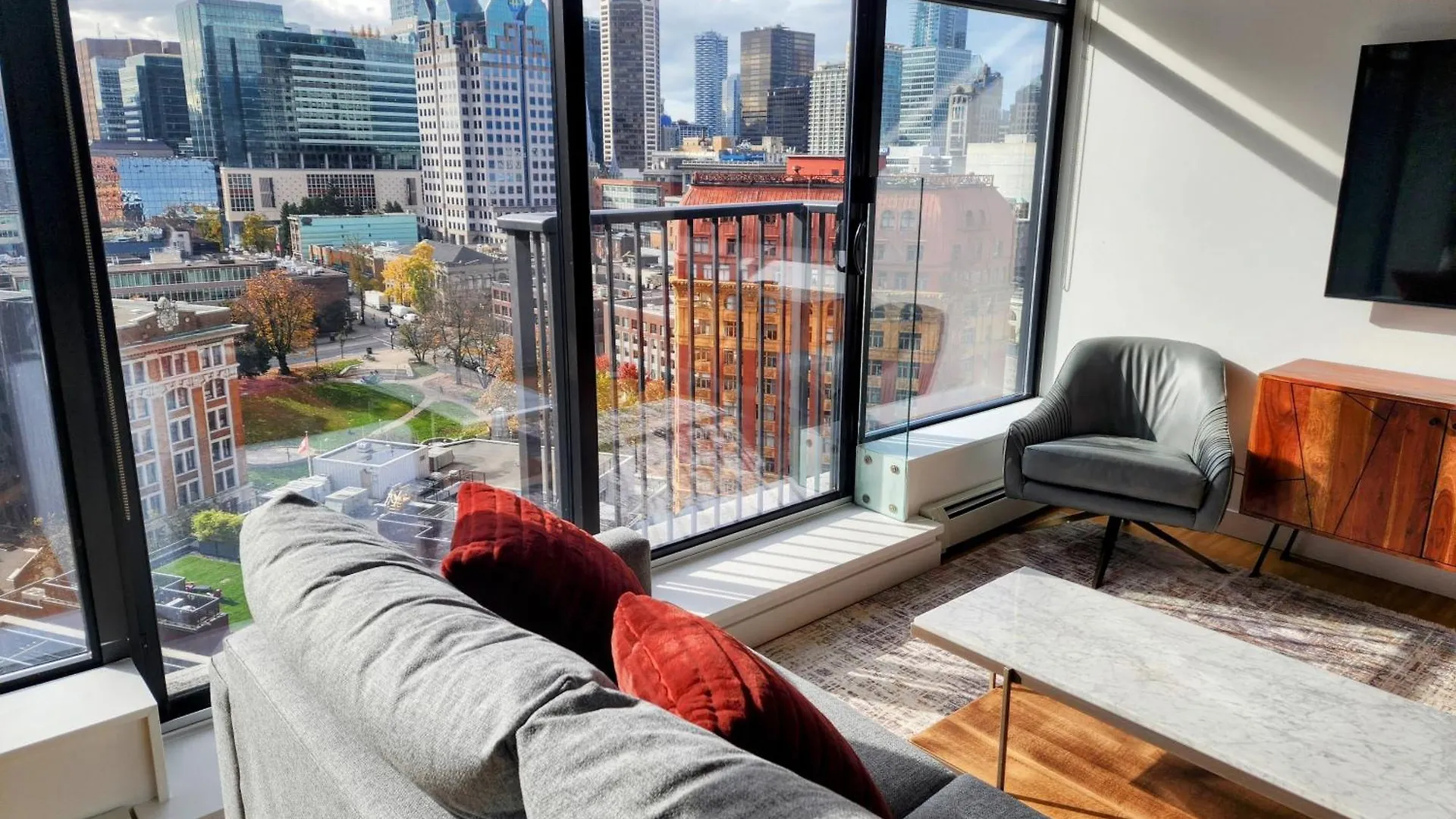 Luxury Downtown Vancouver Suite 0*,  Canada