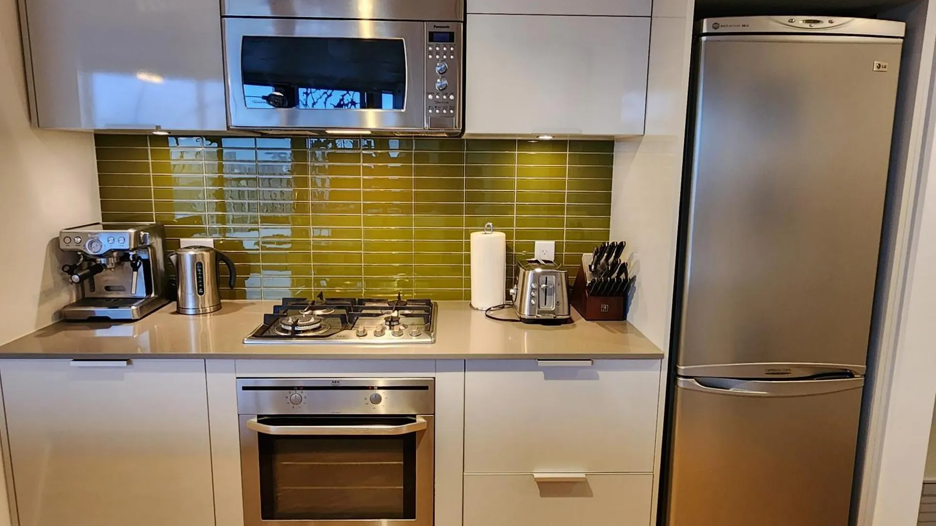 Luxury Downtown Vancouver Suite