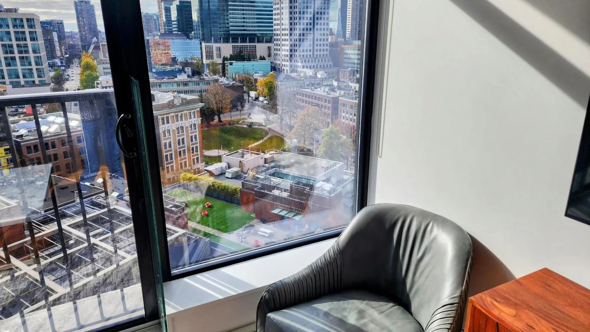 Apartment Luxury Downtown Vancouver Suite